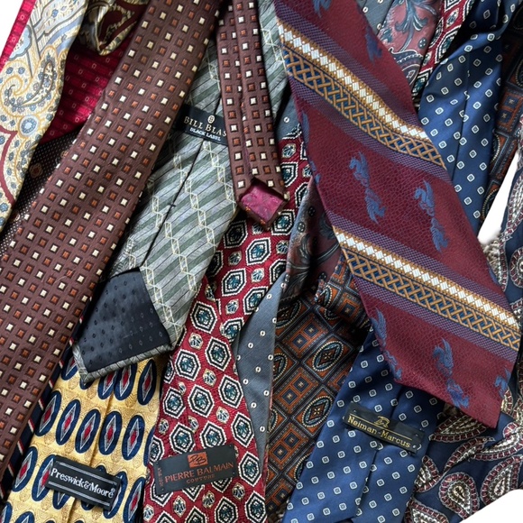 Vintage Tie Lot - 20 + pieces in various materials - Picture 1 of 3
